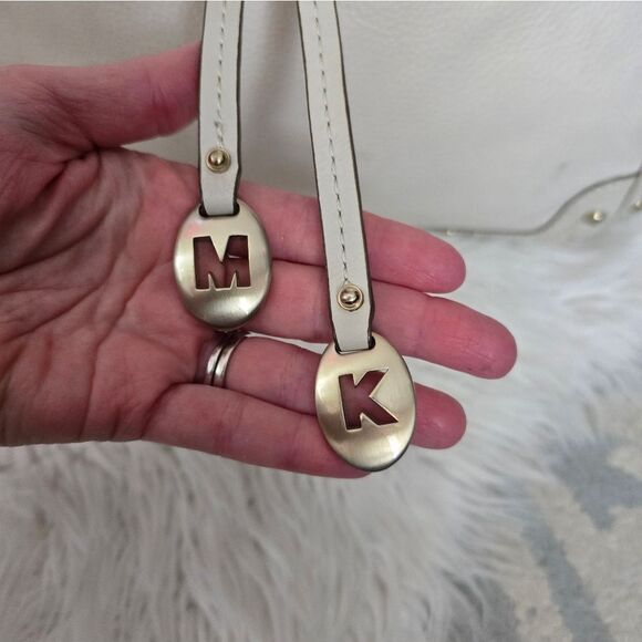 Michael Kors Pebble Leather - Picture 3 of 9